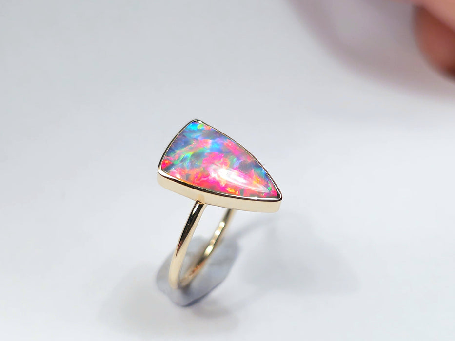 Estrelas' Solid 14k Gold Australian Opal Ring Doublet Gem Gift 2.4g O00