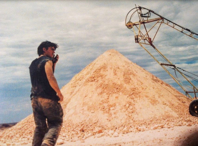Mining by hand on Dead Horse Gully Circa 1999 Excerpt from 'Pillarbasher'