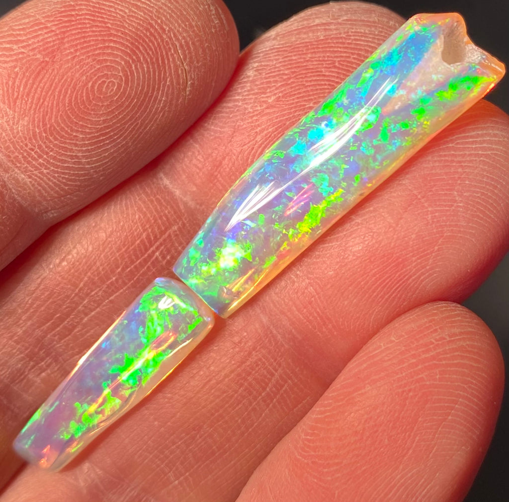 Mining and cutting a 35K super gem crystal Belemnite Pipe.