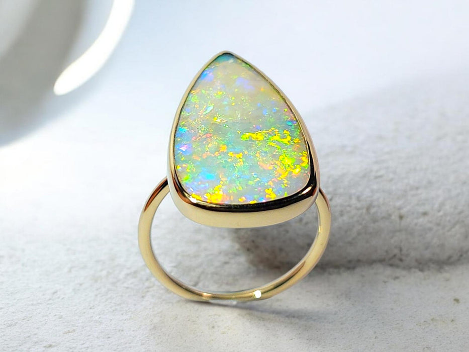 Amazona' Large Solid Australian Opal Ring 14 K Gold Free Sizing 3.2g Q34