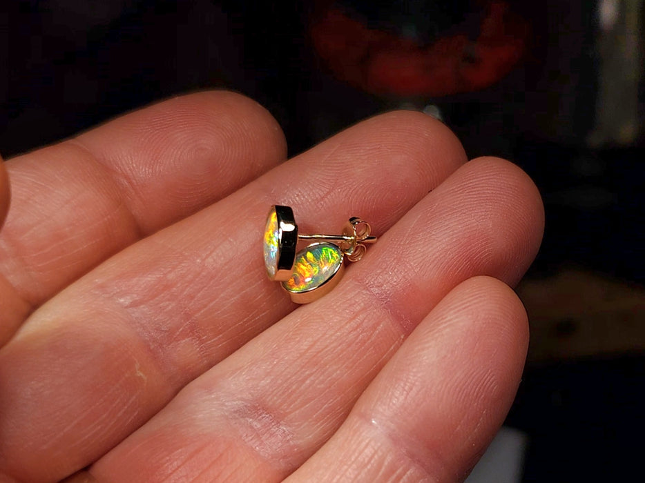 Sensho' Natural Australian Solid Crystal Opal and Gold Earring Studs 1.44g Q83