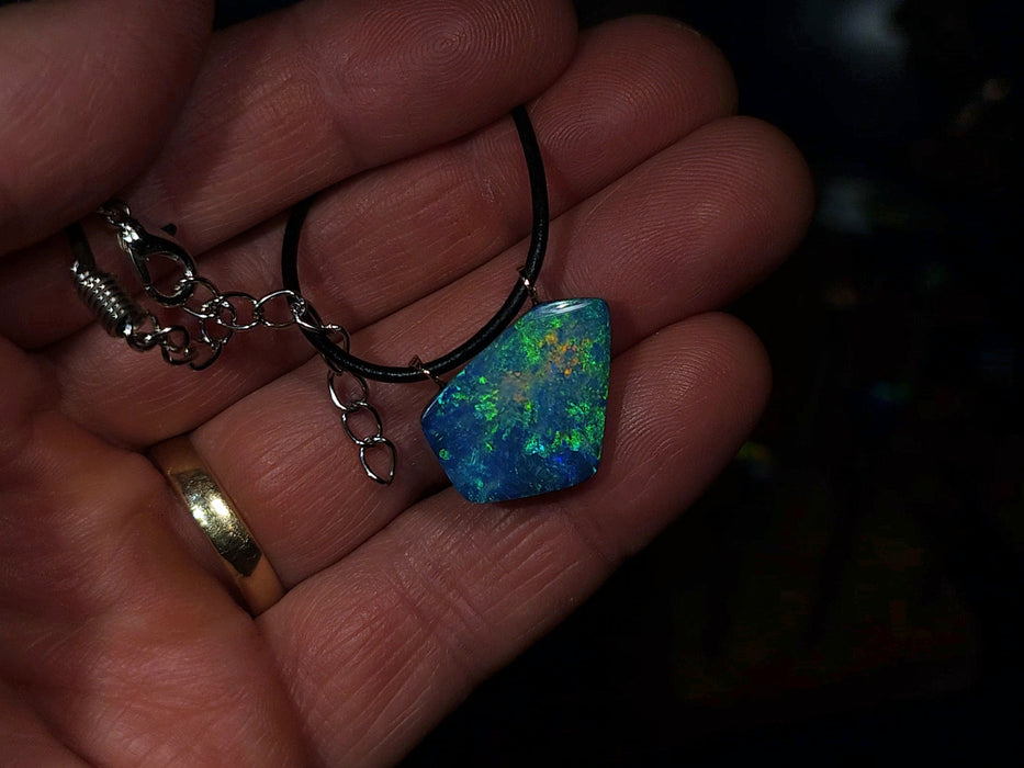 Deluge' Big Rare Australian 14k Gold Opal Doublet Pendant Gift 2.3g Q43