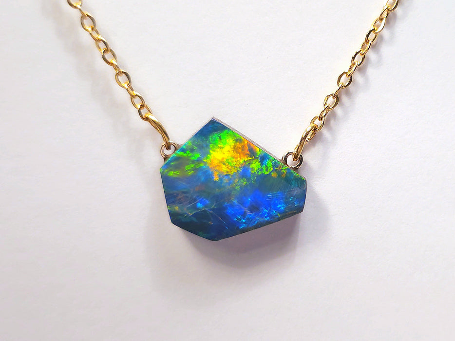 Feu Noir' Rare Bright Australian Opal Valley Opal Pendant 6.6 carat M07