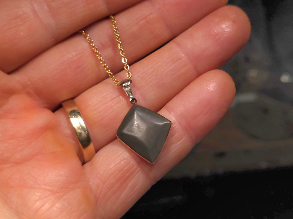 Lampros' Genuine Australian Opal Pendant 14k Gem Gift 9.7ct O91