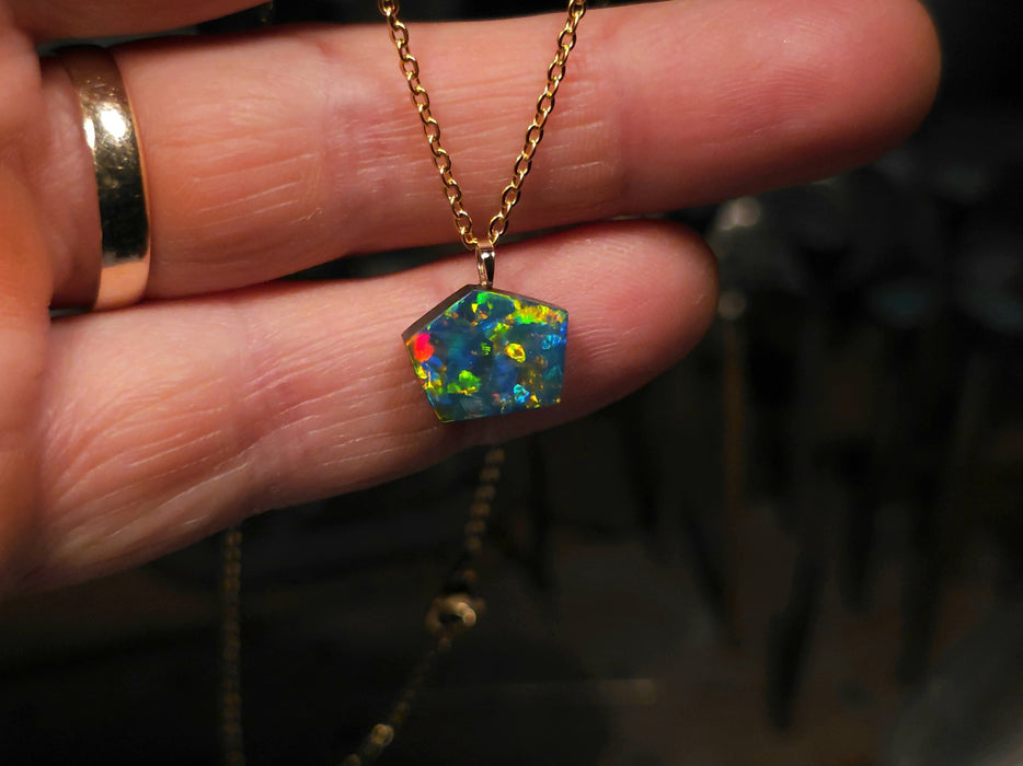 Walka Puya' Rare Australian 14k Gold Opal Doublet Pendant Gift 4.6 carat P24