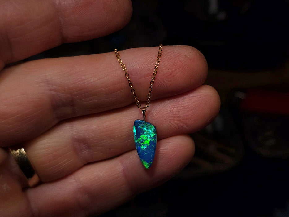 Dague Verte' Genuine Australian Opal Doublet Pendant 14k Gem Gift 0.81g Q51