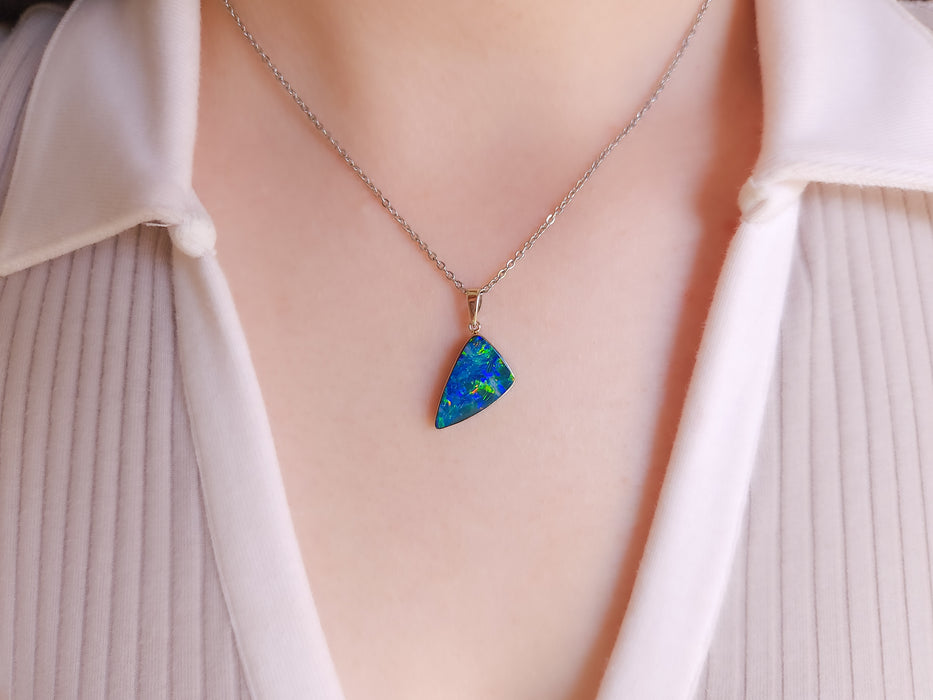 Plume' Australian Bright Opal Pendant 14k White Gold 8ct N81