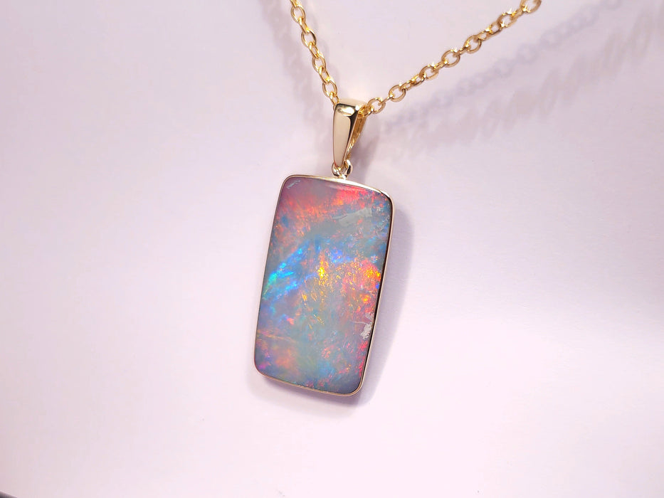 Papyrus' Genuine Australian Opal Pendant 14K Gold 10ct L16