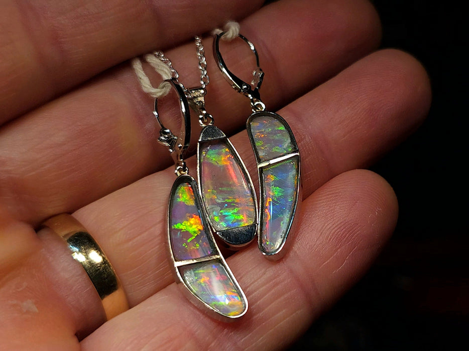 Reina Del Fuego' Solid Australian Opal Crystal Pendant & Earrings 4.2g Q47