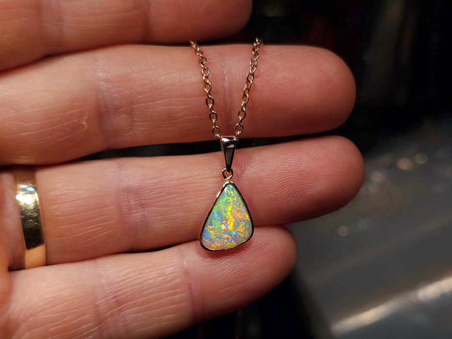 Rosabo' Australian Solid Crystal Opal 14K Pink Gold Pendant 1.1g Q64