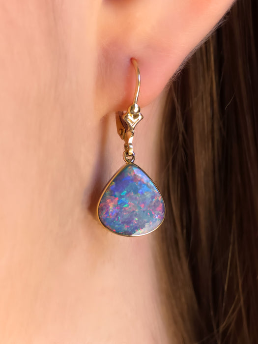 Fun Loo Mung' Genuine Australian Solid Gold Dangle Opal Earrings 12.2ct O79