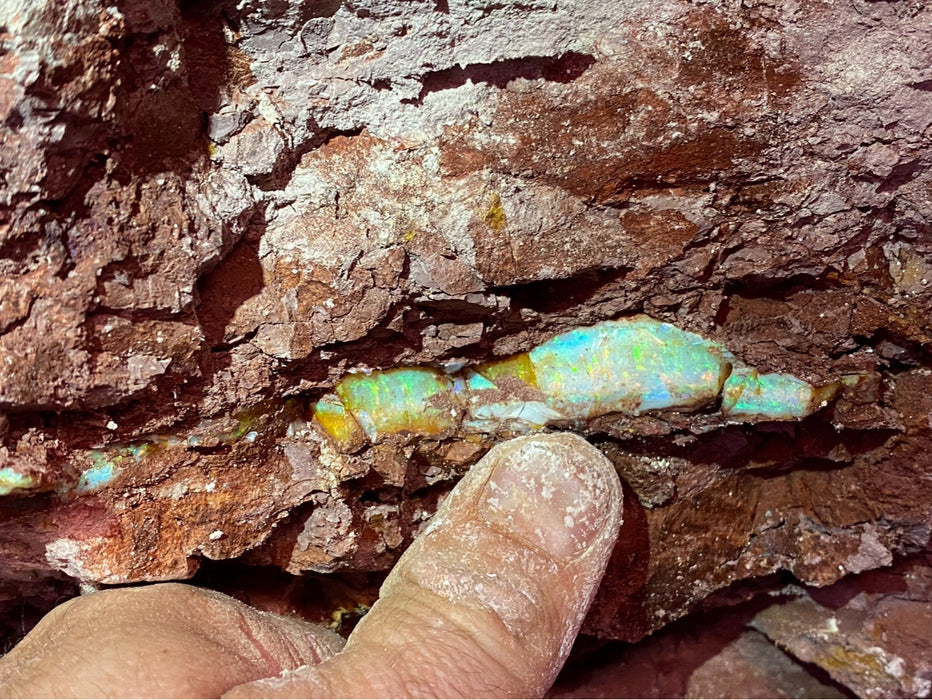 Australian Rough Light Crystal Opal 26.4 Coober Pedy Small Stones M17