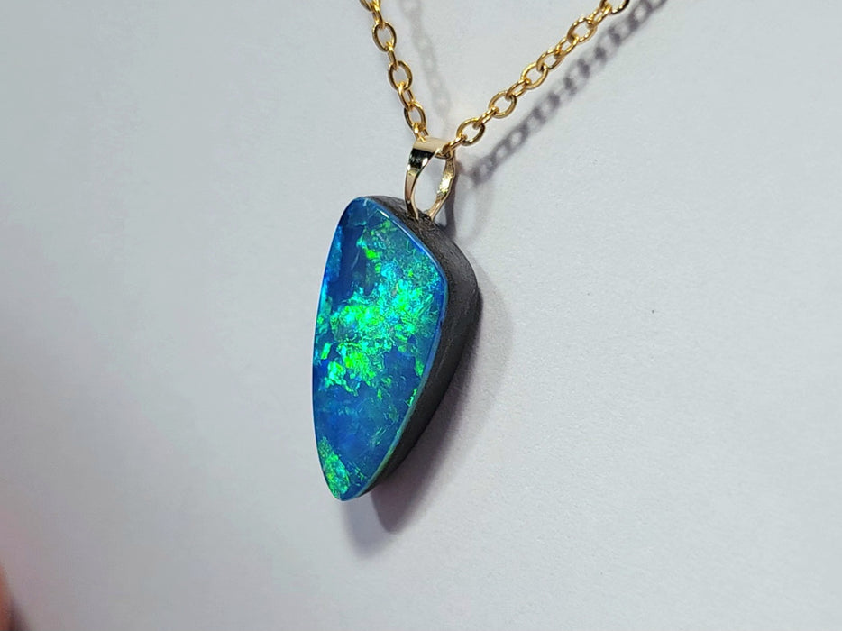 Dague Verte' Genuine Australian Opal Doublet Pendant 14k Gem Gift 0.81g Q51