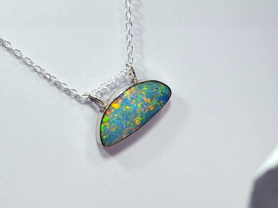 Asbru' Genuine Australian Opal Necklace 14K White Gold 1.9g Q76